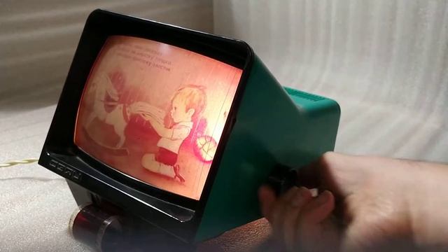 ДЭФИ диапроектор (фильмоскоп) СССР. DEFI slide projector (film projector) USSR смотреть онлайн