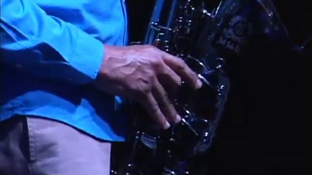 Bryan Hurst TAKA TAKATA Sax Solo --- (Joe Dassin) смотреть онлайн