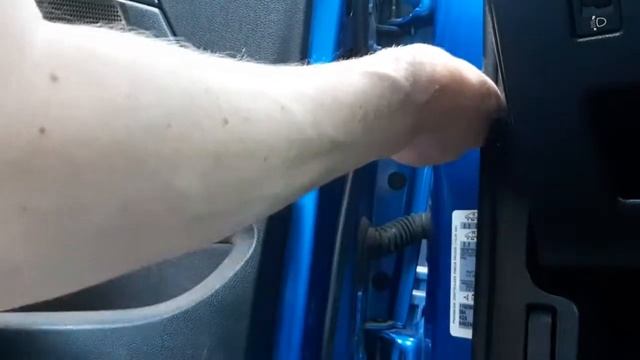 Ремонт ограничителя двери Пежо 308 смотреть онлайн