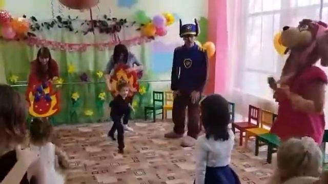 Детский День рождения - Щенячий патруль Гонщик и Скай смотреть онлайн