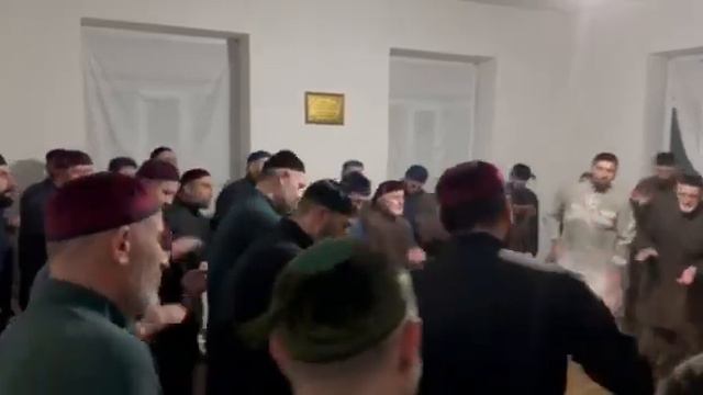 Зикр в Новых-Атагах в ночь Бараат 6 марта 2023 г. смотреть онлайн