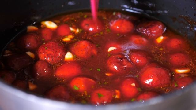 Бараньи рёбра с клубничной глазурью. Рецепт смотреть онлайн