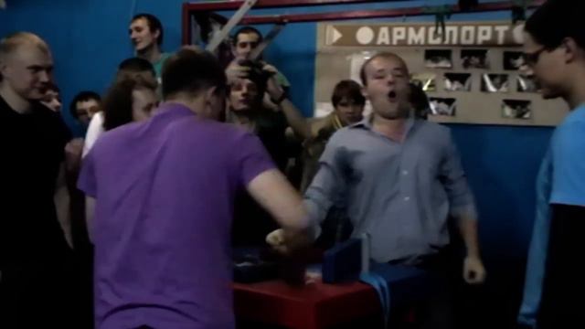 VIII Чемпионат МИФИ по армрестлингу смотреть онлайн