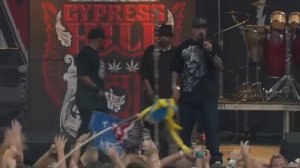 Cypress Hill - «Hits From The Bong» (Live at Lollapalooza 2010)