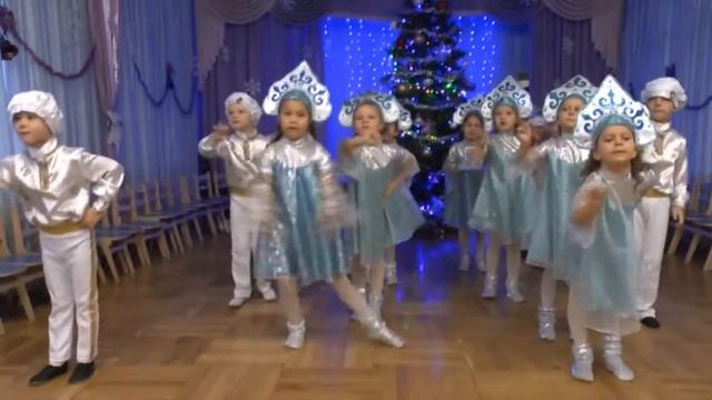 Утренник "Новый 2017 год. Танец " Зимушка - зима'" Старшая группа детсада № 160 г. Одесса 2016 смотреть онлайн