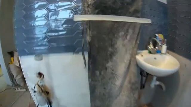 Укладка плитки лофт в Подольске Часть пятая Заусовка плитки и тест линейки плиткореза смотреть онлайн