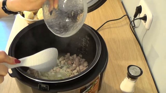 Офигенно ВКУСНЫЙ и простой салат с курицей грибами и ананасами РЕКОМЕНДУЮ смотреть онлайн