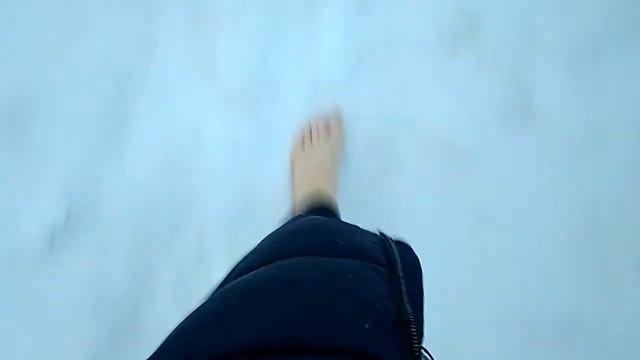 Босиком по снегу, день 10!? смотреть онлайн