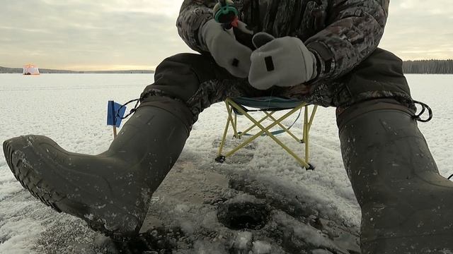 ? РЫБА ЕСТЬ❗ Открытие зимнего сезона 2022-2023, рыбалка на белоярском водохранилище смотреть онлайн