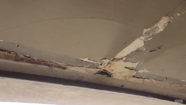 L'état de la charpente, on ne s'y attendait pas ! Vlog rénovation #15 смотреть онлайн