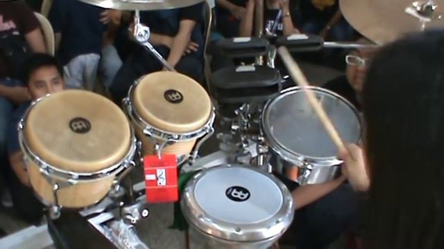 Maki Estrella - multi-percussion solo (Drum Day at Lyric) смотреть онлайн