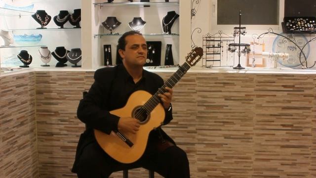 Enrique Muñoz (1) on the evening of classical guitar at the gallery Tekoa of Bella&Misha смотреть онлайн