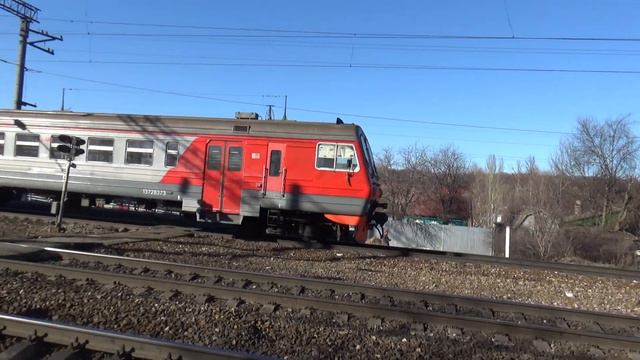 Электропоезд ЭД9М-0028 смотреть онлайн
