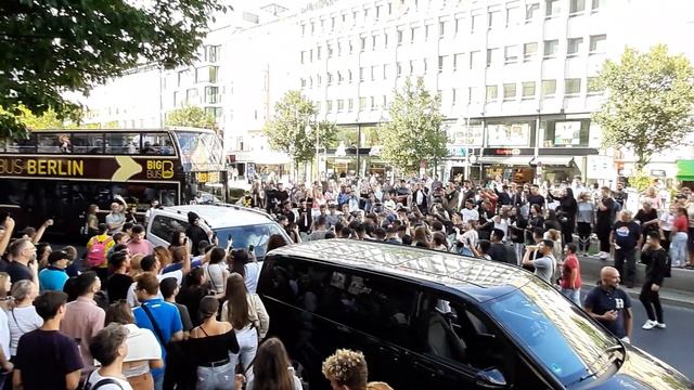 Shirin David KaDeWe Berlin смотреть онлайн