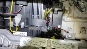 Замена салонного фильтра Mitsubishi Pajero Sport