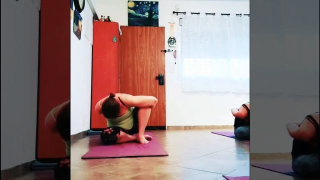 Yoga practice. Marichiasana. Do Ashtanga Yoga with Us // Делай Йогу с нами. Маричиасана//אשטנגה יוג смотреть онлайн