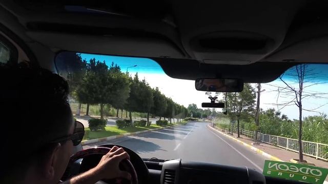 Поездка из аэропорта Анталии в район Лара-Кунду смотреть онлайн