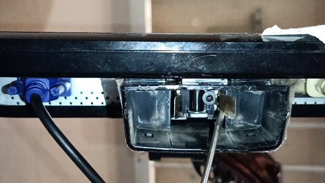 Remover suporte(base) monitor LG Flatron E2241 para colocar em braço articulado смотреть онлайн