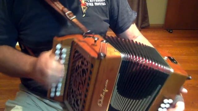 Bank of Ireland - played on D/G melodeon смотреть онлайн