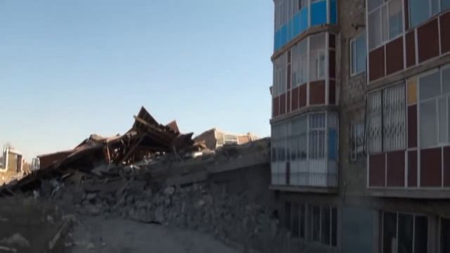 "Бесоба", эксклюзивные кадры рухнувшего дома смотреть онлайн
