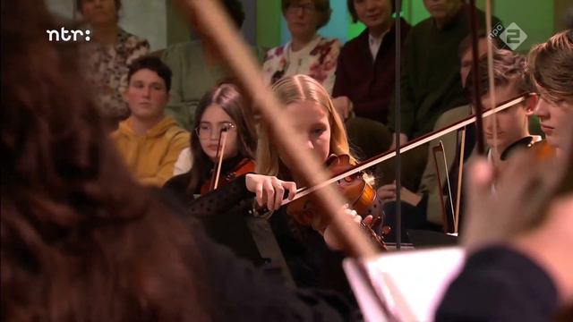 Sentimental Saraband - Benjamin Britten | Jonge Strijkers Nederland смотреть онлайн