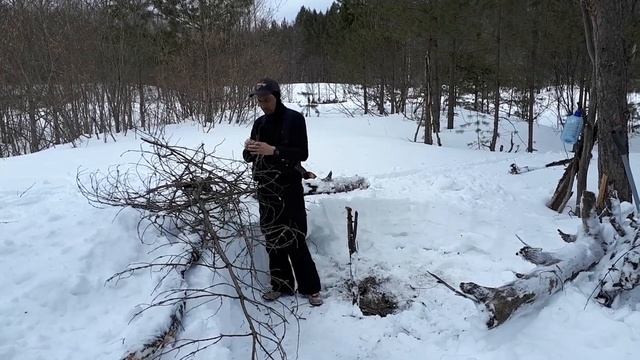 Как разжечь костер в лесу с одной спички. (для начала в идеальных условиях) смотреть онлайн