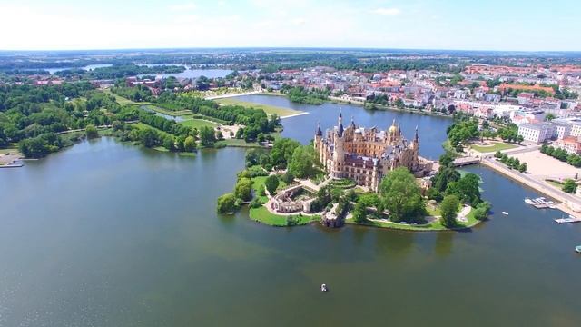 Schwerin Castle | Schloss | Drone Footage | 4k смотреть онлайн