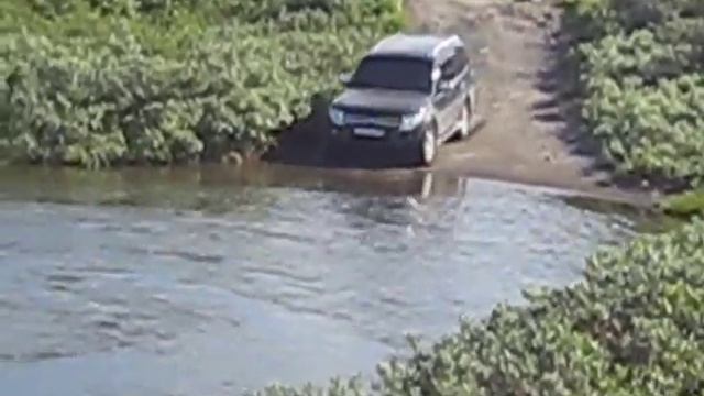 Mitsubishi Pajero 4 (полуостров Рыбачий 2010) смотреть онлайн