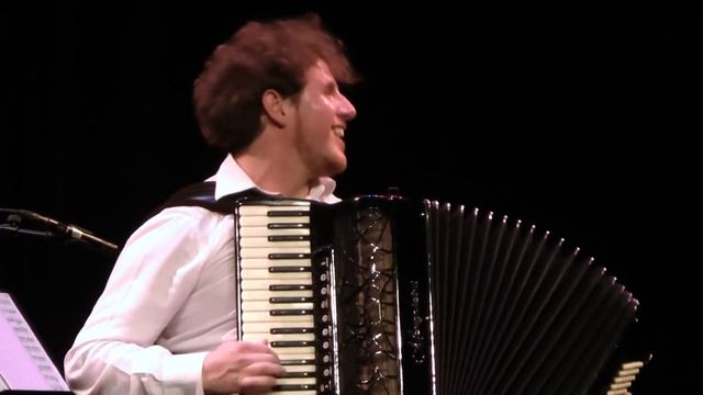 Pietro Adragna - Tico Tico & Flight Of The Bumblebee