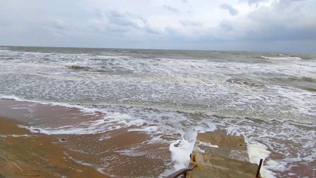 Кучугуры. Азовское море. Пляжи под водой. Жесть. смотреть онлайн