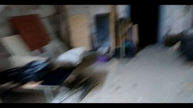 Продолжаем обустройство гаража сварил печь , сделал рабочее место смотреть онлайн