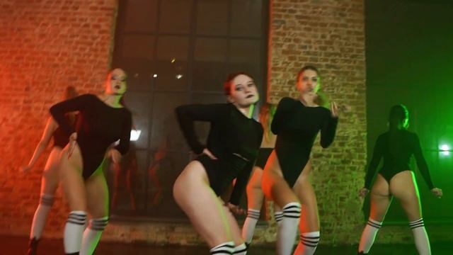 TWERK - ТАНЦЫ В РОСТОВЕ - TYGA SPLASH смотреть онлайн