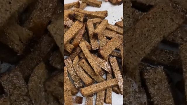 Чесночные сухарики к пиву! Объеденье ! смотреть онлайн