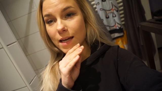 WTF?! PEELING FEET MASK | Graceandstella.com