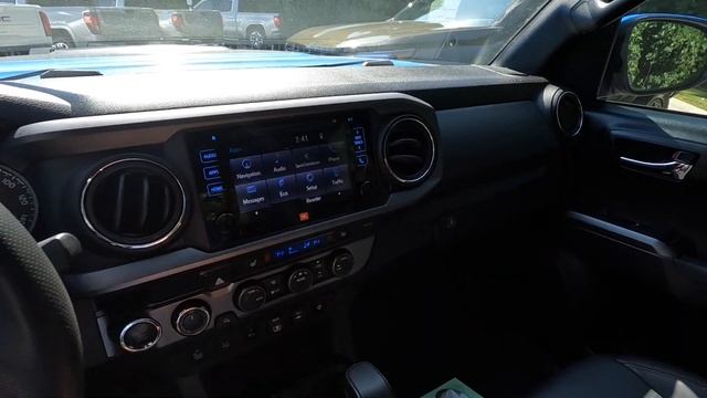 2023 GMC Canyon AT4X VS Toyota Tacoma TRD PRO!! смотреть онлайн