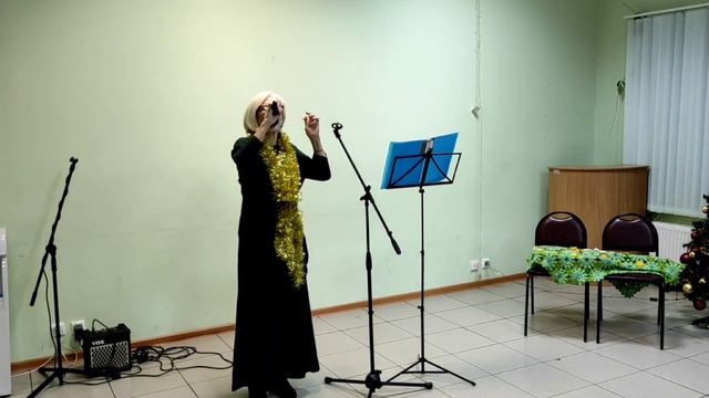 Александра поёт песню "Льётся песня." смотреть онлайн