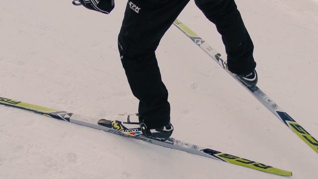 Как научиться кататься на лыжах. Коньковый и классический ход/Научу за 3 минуты смотреть онлайн