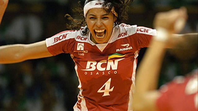 PAULA PEQUENO смотреть онлайн