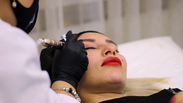 Qalıcı dodaq rəngləndirmə- Microblanding смотреть онлайн
