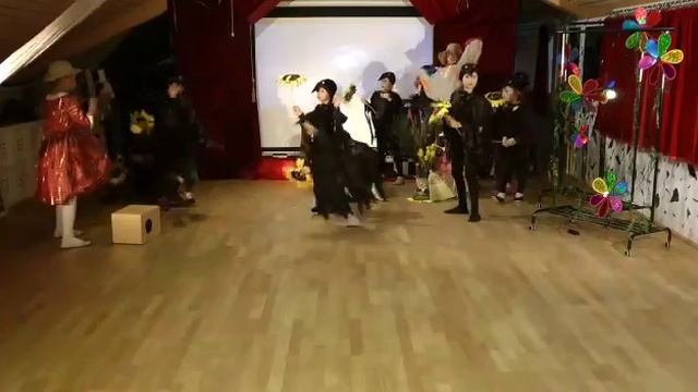 Отрывки из спектакля «ВОЛШЕБНИК ИЗУМРУДНОГО ГОРОДА» смотреть онлайн