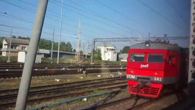 Грузовые, сортировочные парки и отстойник станции Тверь из окна электропоезда смотреть онлайн