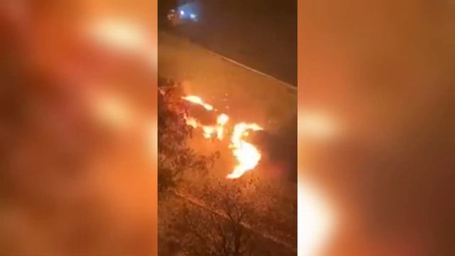 В Москве на бульваре Дмитрия Донского мужчина заживо сгорел в своём автомобиле смотреть онлайн