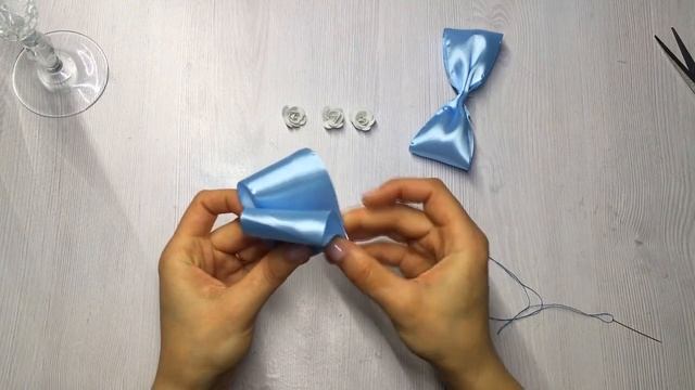 Быстрый декор свадебных бокалов при помощи росписи по стеклу, цветов и атласных лент. Мастер класс смотреть онлайн