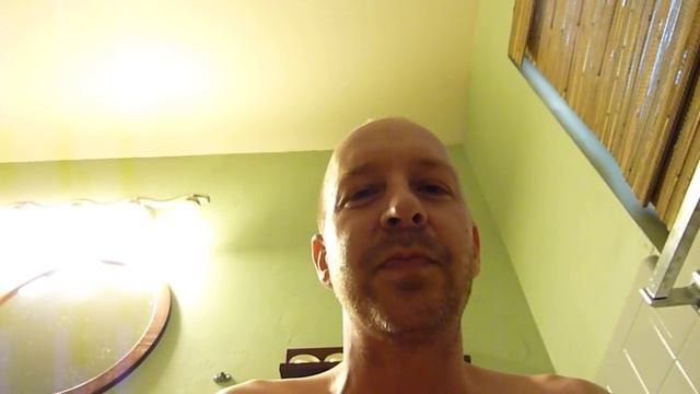 Sittin on the toilet. Waitin' for my bowels to move (Doo Doo rap beat-box) смотреть онлайн