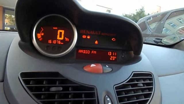 Renault Twingo RS смотреть онлайн