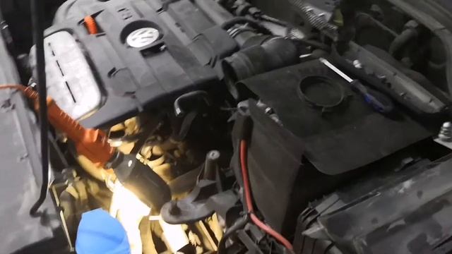 Volkswagen код ошибки OBDII P1950. замена основного вентилятора охлаждения радиатора. TIGUAN  VAG