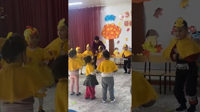 Золотая Осень в саду Жомок Танец Жожолор бий смотреть онлайн