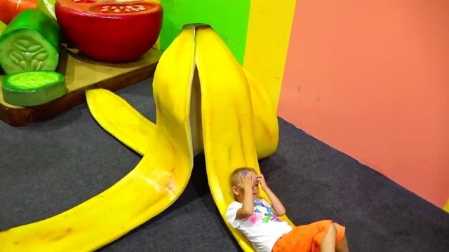 Indoor Playground with Bad Baby Fun Playtime Kids Pretend Play Doctor Nursery Rhyme Song for Baby смотреть онлайн