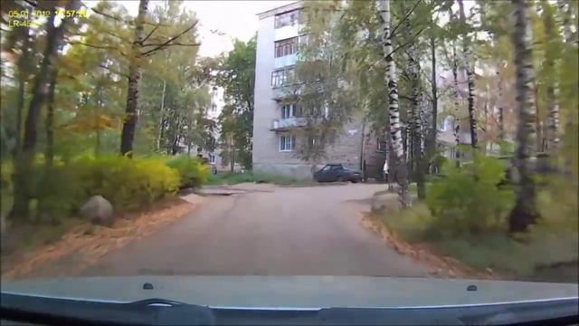 Подростки кинули камнем в машину смотреть онлайн