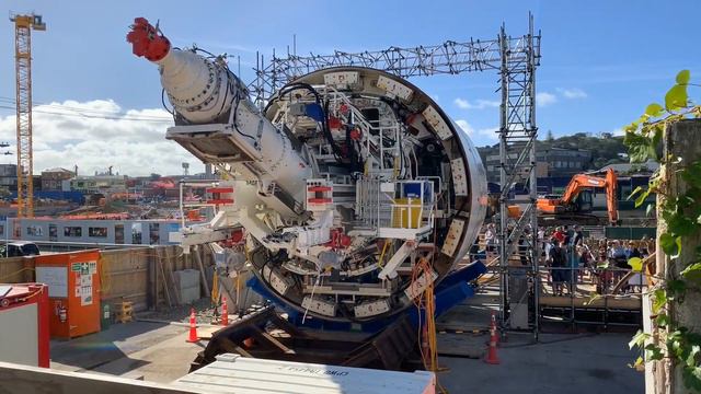 It was a very Boring Day Out…. | City Rail Link Tunnel Boring Machine | Chris Farhi Vlog 24 смотреть онлайн